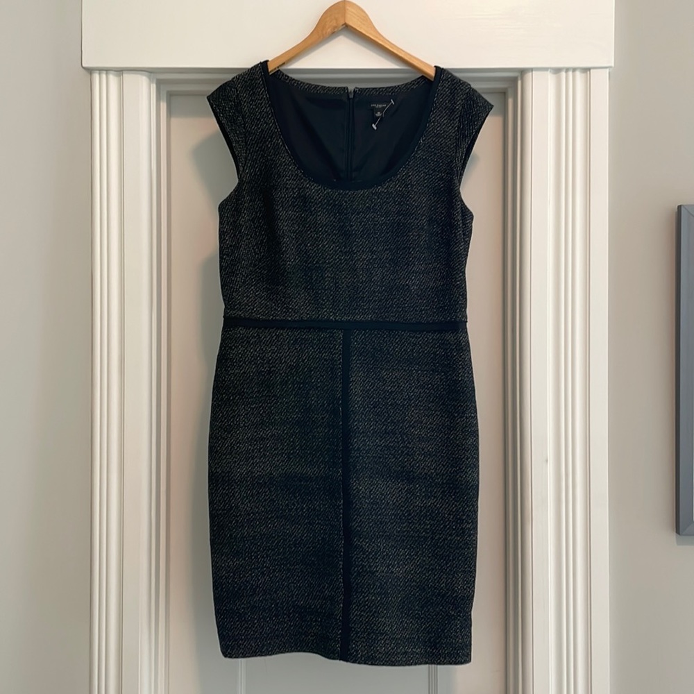 Ann Taylor Black / White Cap Sleeve Scoop Neck Mini Shift Dress - Size 10